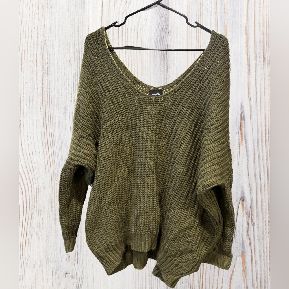 🩵 3 for $18 Rue21 Olive V-Neck Sweater
